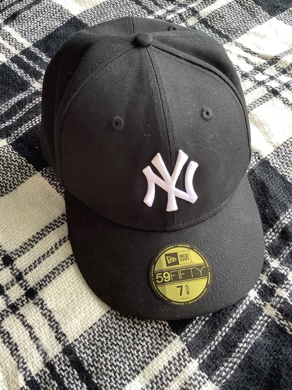 New York Yankees black & white fitted baseball cap